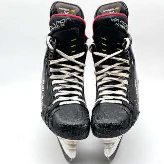 Used Bauer Vapor Hyperlite - Pro Stock Hockey Skates - Size 7 Fit 1