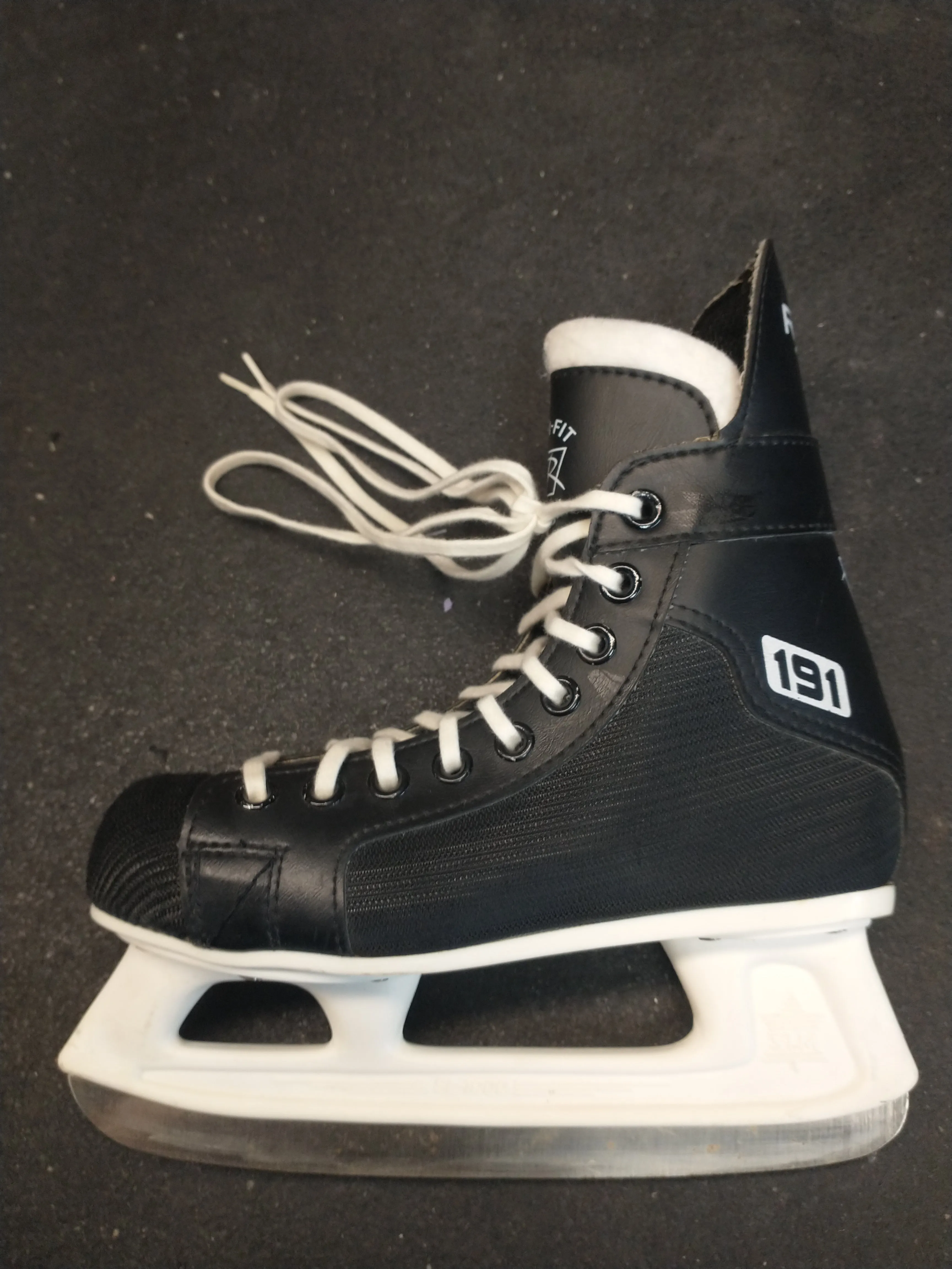 Used Riedell 191 Skates Size 3