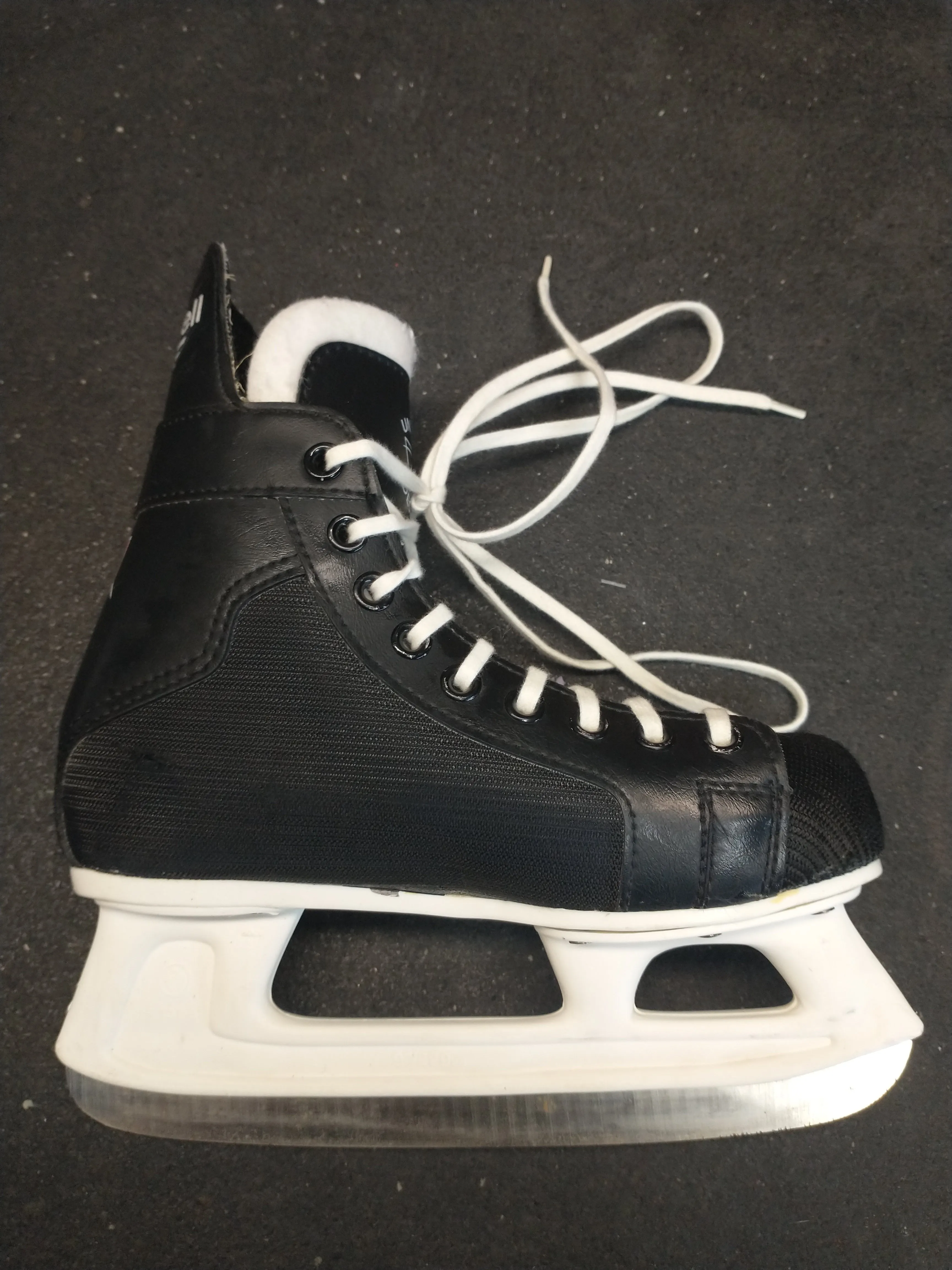 Used Riedell 191 Skates Size 3